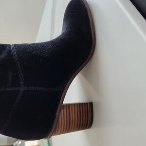 Elegant Black Ankle Boots